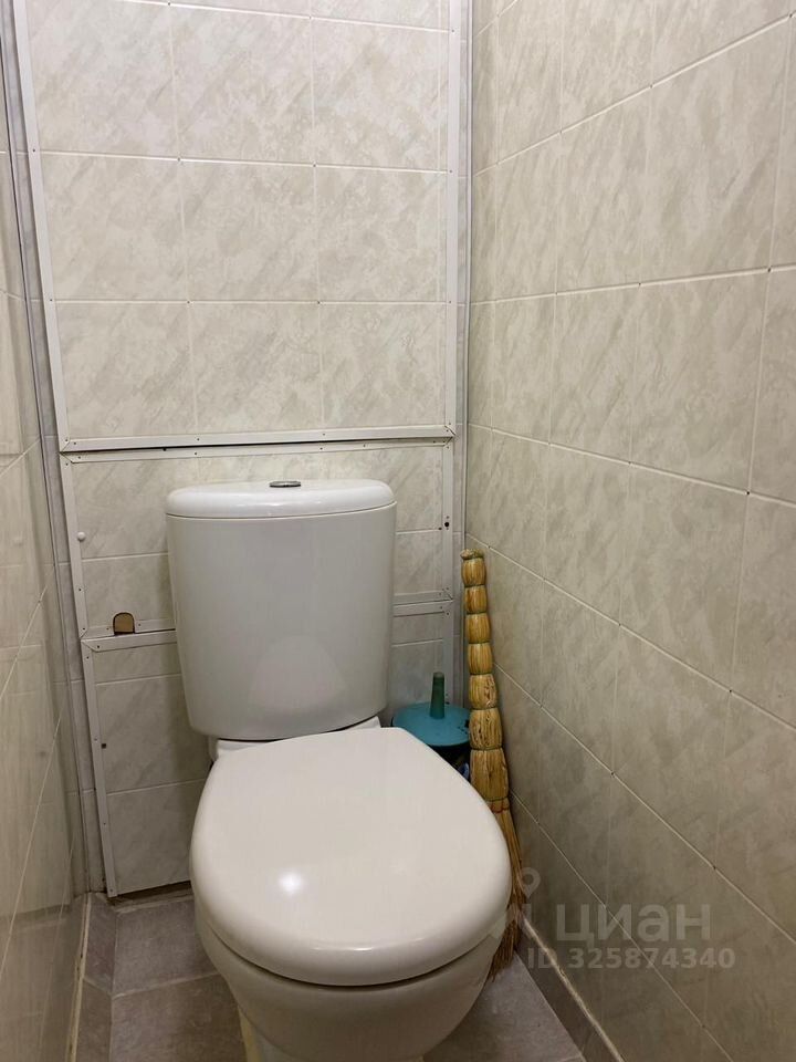 Продажа 2-комн квартиры на вторичном рынке Новоясеневский проспект, 21К1