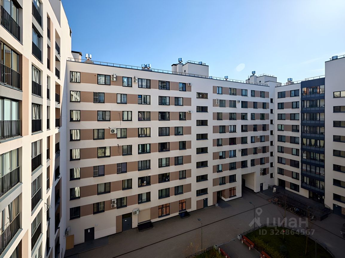 Продажа 4-комн квартиры на вторичном рынке Кременчугская улица, 13к2