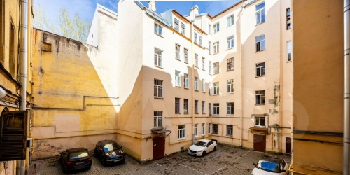 5-комн квартира улица Восстания,  д. 25