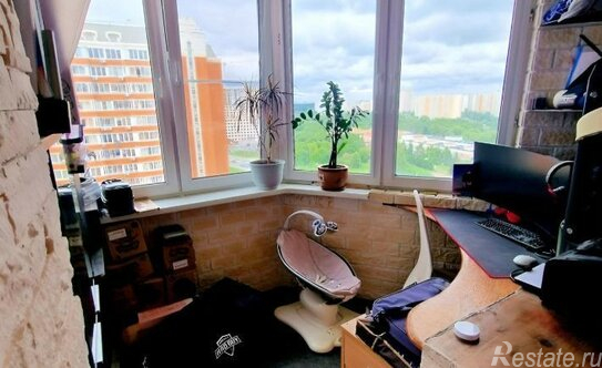 Продажа 2-комн квартиры на вторичном рынке улица Самуила Маршака,  д. 8