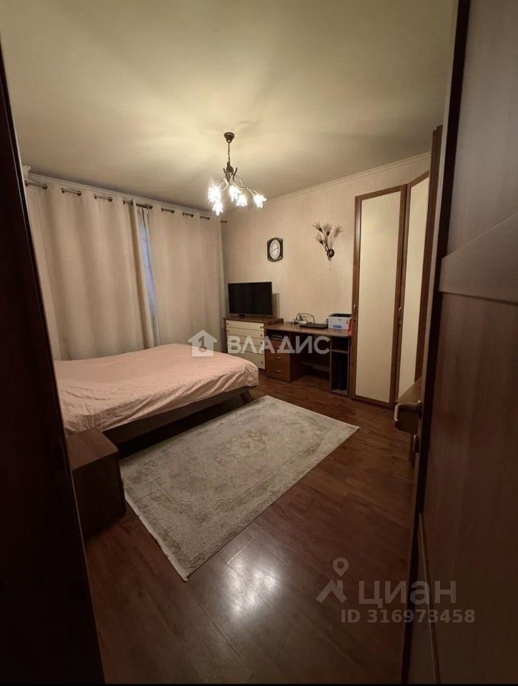 Продажа 3-комн квартиры на вторичном рынке бульвар Матроса Железняка, 33К1