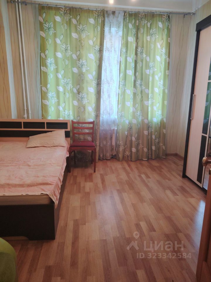 Продажа 3-комн квартиры на вторичном рынке Центральный мкр, улица Октябрьская,  д. 13