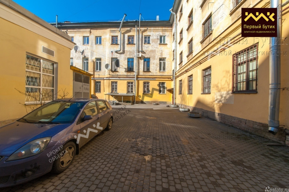 Продажа 2-комн квартиры на вторичном рынке Итальянская ул,  д. 1