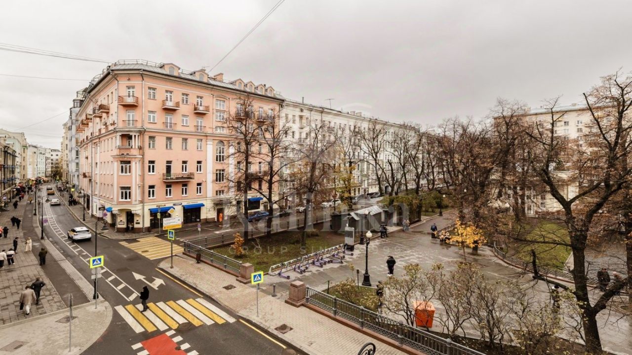 Продажа 3-комн квартиры на вторичном рынке Малая Бронная улица, 30/1