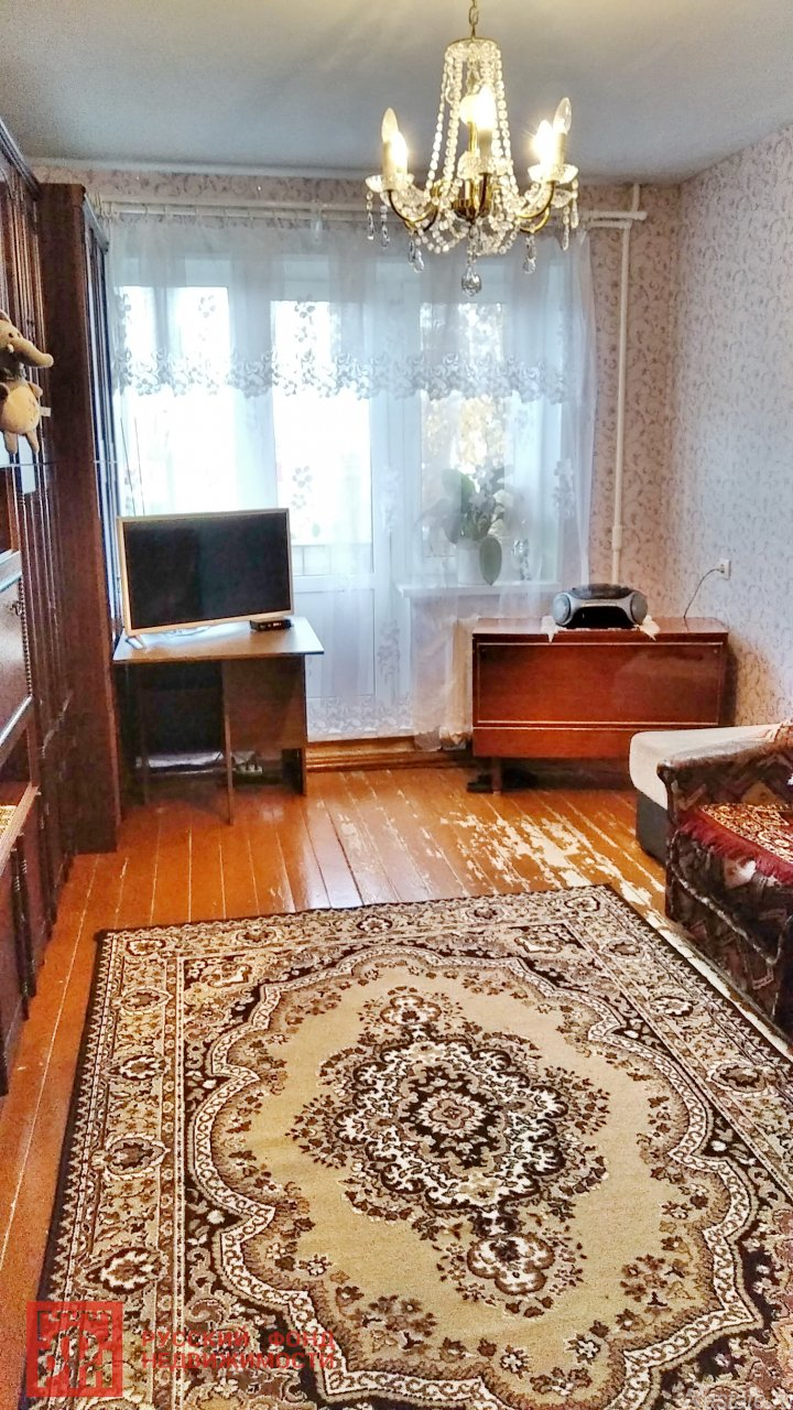 Продажа 3-комн квартиры на вторичном рынке Гостилицы дер., Комсомольская ул. ,  д. 3