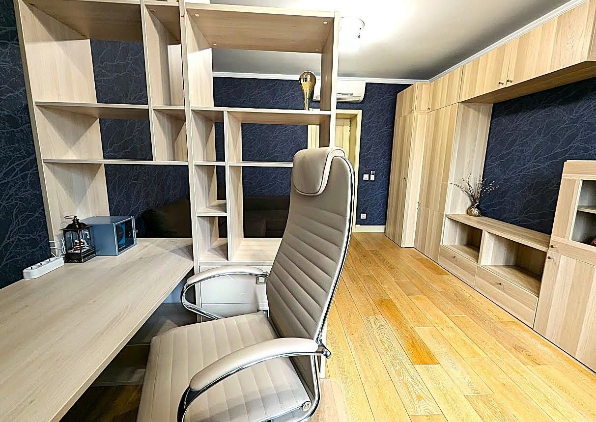 Продажа 4-комн квартиры на вторичном рынке проспект Луначарского, 13к1