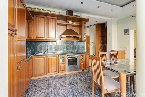 Продажа 3-комн квартиры на вторичном рынке Наставнический пер.,  д. 6