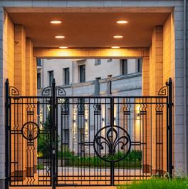 Продажа 3-комн квартиры на вторичном рынке набережная реки Карповки,  д. 31 к2 с1