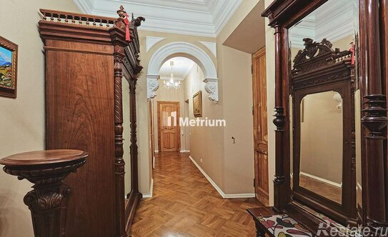 Продажа 4-комн квартиры на вторичном рынке Никитский бульвар,  д. 12