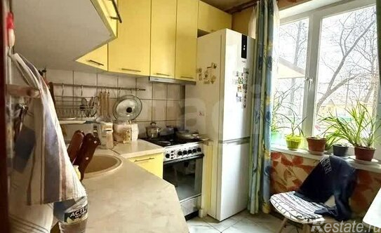 Продажа 2-комн квартиры на вторичном рынке Черноморский бульвар,  д. 4