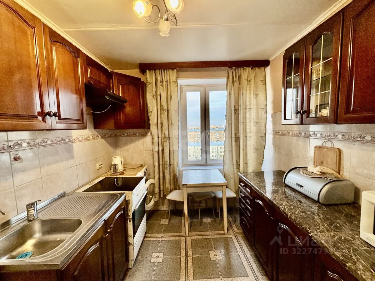 Продажа 3-комн квартиры на вторичном рынке Фруктовая улица, 3кА