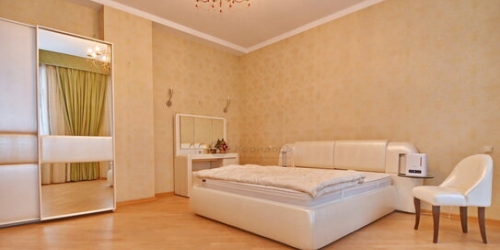 4-комн квартира ул Серафимовича,  д. 2