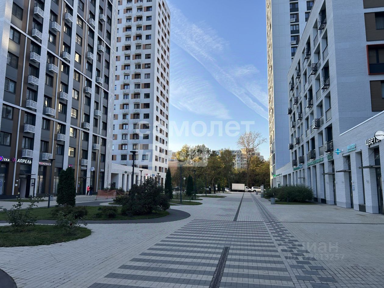 Продажа 3-комн квартиры на вторичном рынке улица Коминтерна, 15