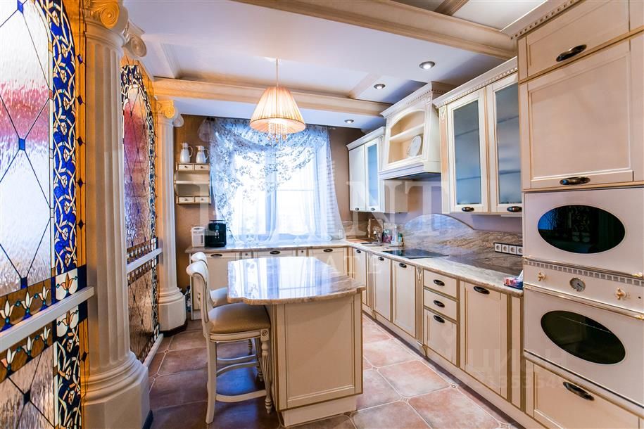 Продажа 3-комн квартиры на вторичном рынке улица Новаторов, 8К2