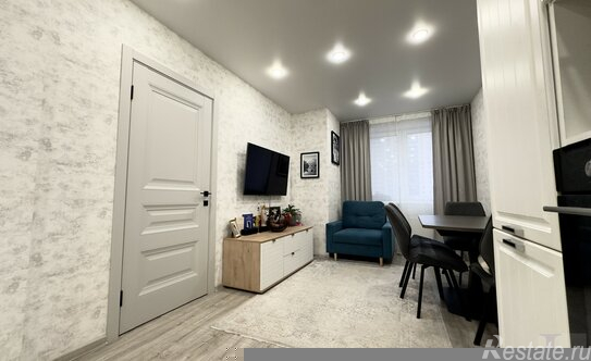 Продажа 1-комн квартиры на вторичном рынке Орлово-Денисовский проспект,  д. 19 к3 с1