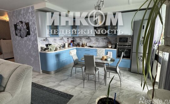 Продажа 4-комн квартиры на вторичном рынке Въезд на территорию дома,  д. 11 к2