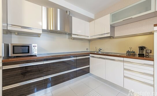 Продажа 3-комн квартиры на вторичном рынке ул Гаккелевская,  д. 18,  к. 3