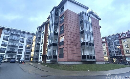 Продажа 3-комн квартиры на вторичном рынке Шушары п,  д. 8 с1