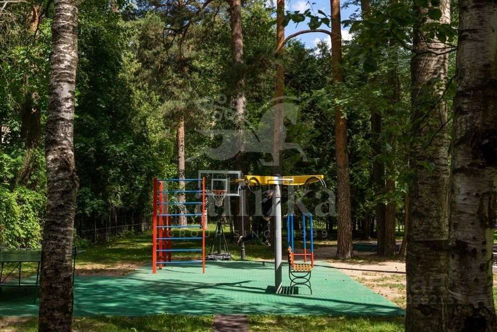 Продажа 4-комн квартиры на вторичном рынке пос. Сосны, 21