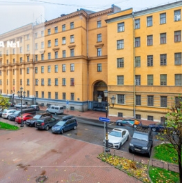 Продажа 4-комн квартиры на вторичном рынке ул Захарьевская,  д. 33