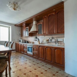 Продажа 2-комн квартиры на вторичном рынке улица Грина,  д. 18