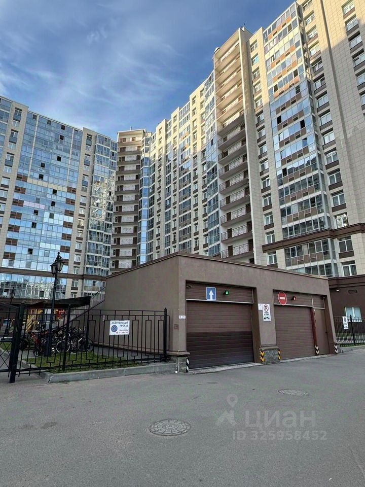 Продажа 3-комн квартиры на вторичном рынке проспект Маршала Блюхера, 9к2