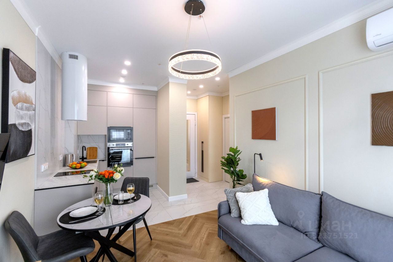 Продажа 2-комн квартиры на вторичном рынке улица Академика Королева, 13