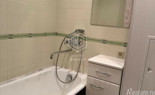 Продажа 1-комн квартиры на вторичном рынке улица Введенского,  д. 20 к1