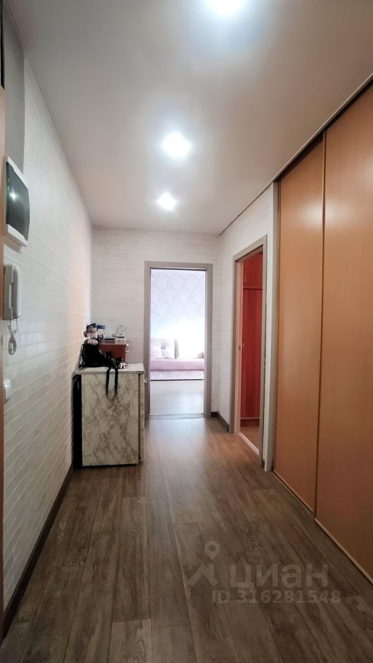 Продажа 2-комн квартиры на вторичном рынке Индустриальный проспект, 29