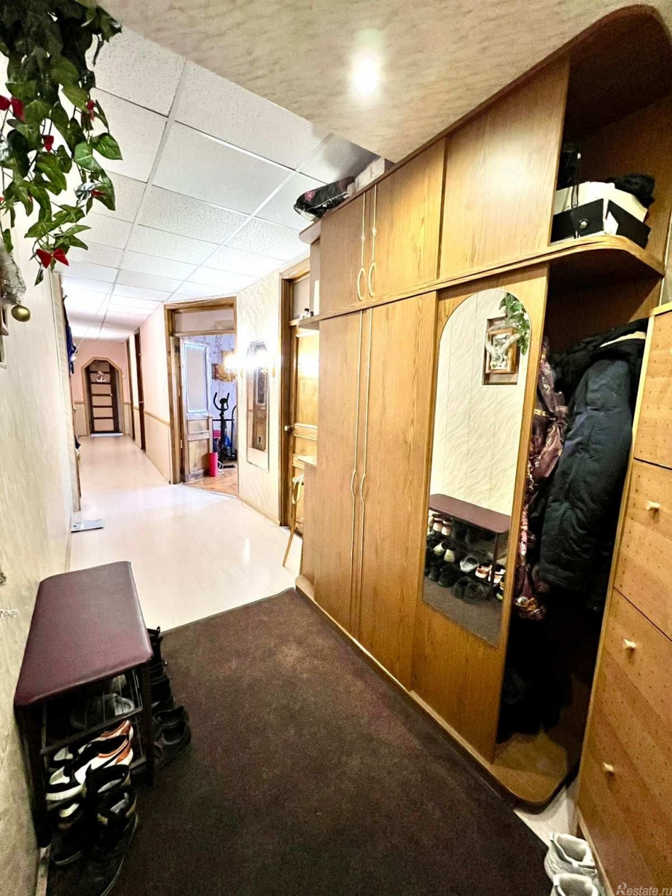 Продажа 4-комн квартиры на вторичном рынке Набережная Обводного канала, д. 96