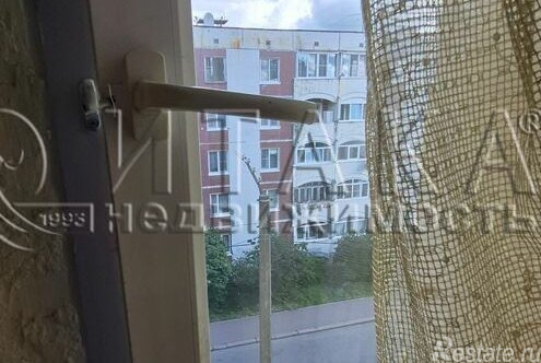 Продажа 4-комн квартиры на вторичном рынке Выборг, ул Сухова,  д. 1