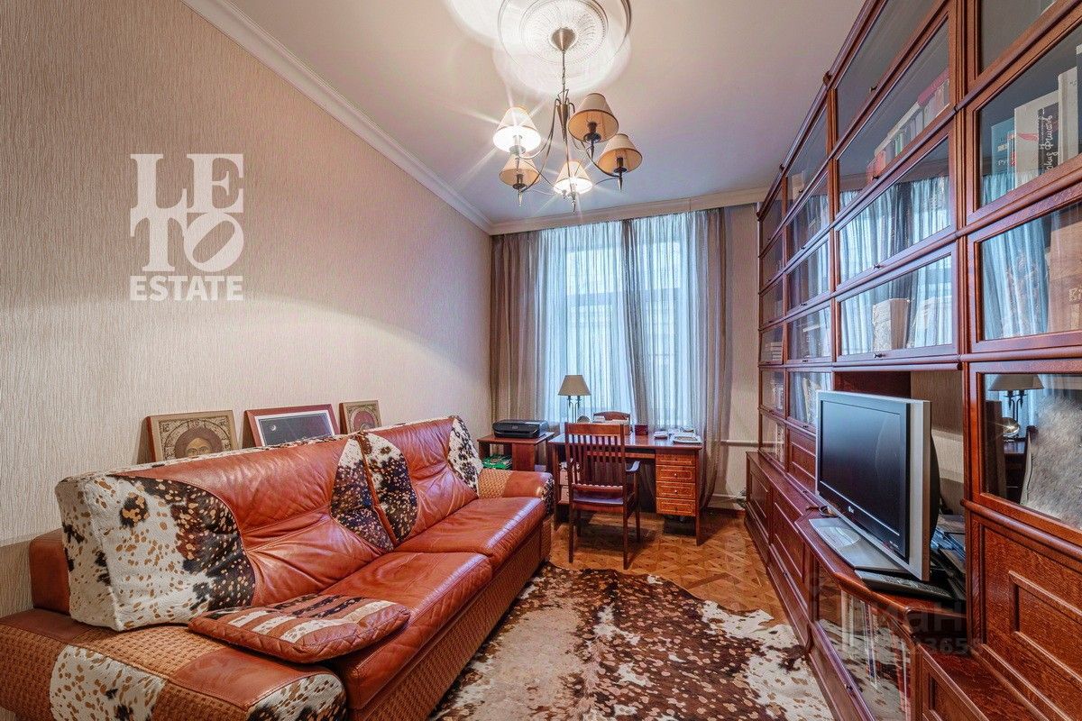 Продажа 4-комн квартиры на вторичном рынке улица Арбат, 51С2