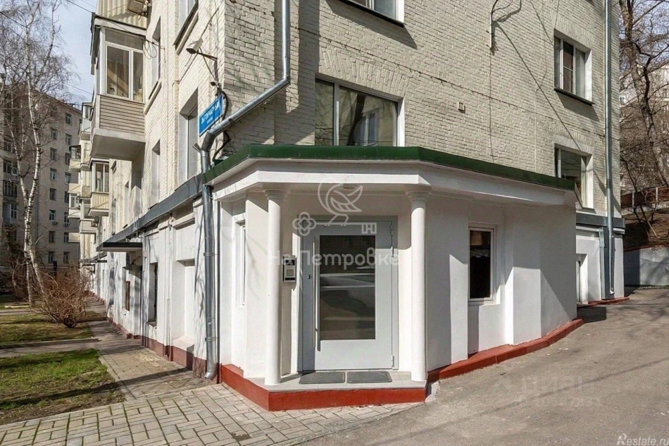 Продажа 1-комн квартиры на вторичном рынке Гончарный 2-й пер,  д. 3