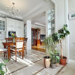 Продажа 3-комн квартиры на вторичном рынке Петергофское ш,  д. 45