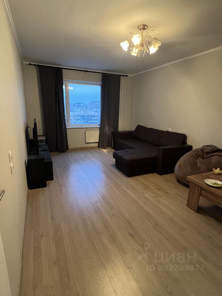 Аренда 1-комн квартиры на вторичном рынке Комендантский проспект, 13к1