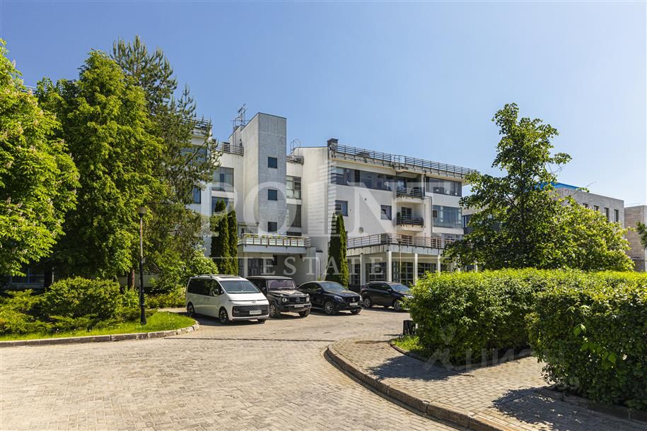 Продажа 6-комн квартиры на вторичном рынке Островной проезд, 8