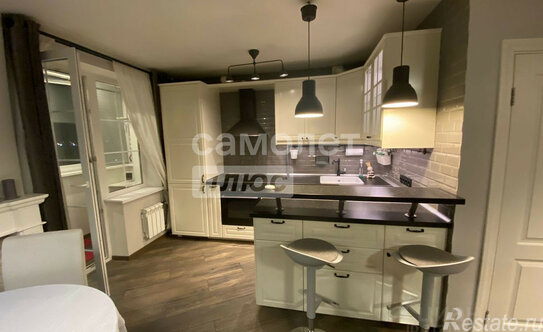 Продажа 3-комн квартиры на вторичном рынке улица Хачатуряна,  д. 16
