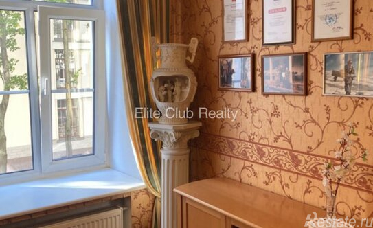 Продажа 8-комн квартиры на вторичном рынке Невский пр-кт,  д. 22-24,  к. Б