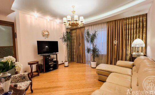 Продажа 4-комн квартиры на вторичном рынке Композиторов ул,  д. 4