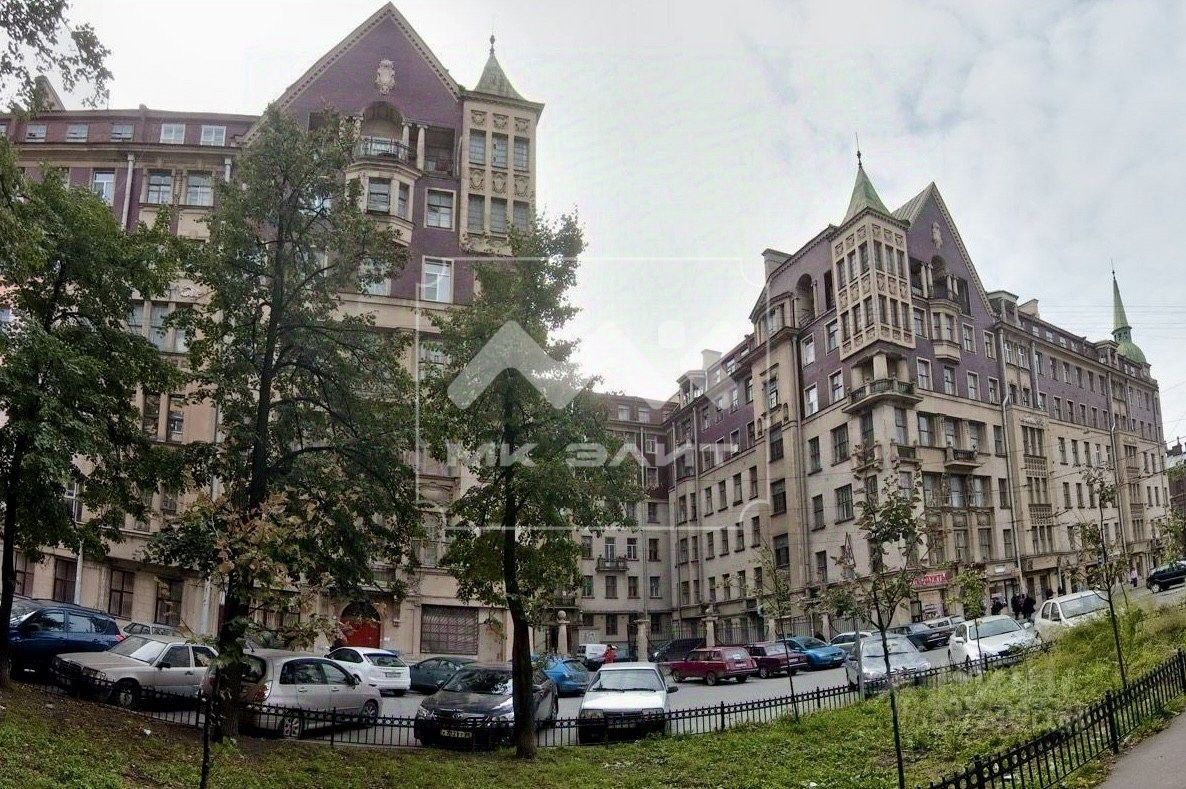 Продажа 6-комн квартиры на вторичном рынке Старорусская улица, 5/3