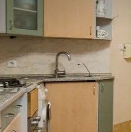 Продажа 4-комн квартиры на вторичном рынке Зверинская улица, 36