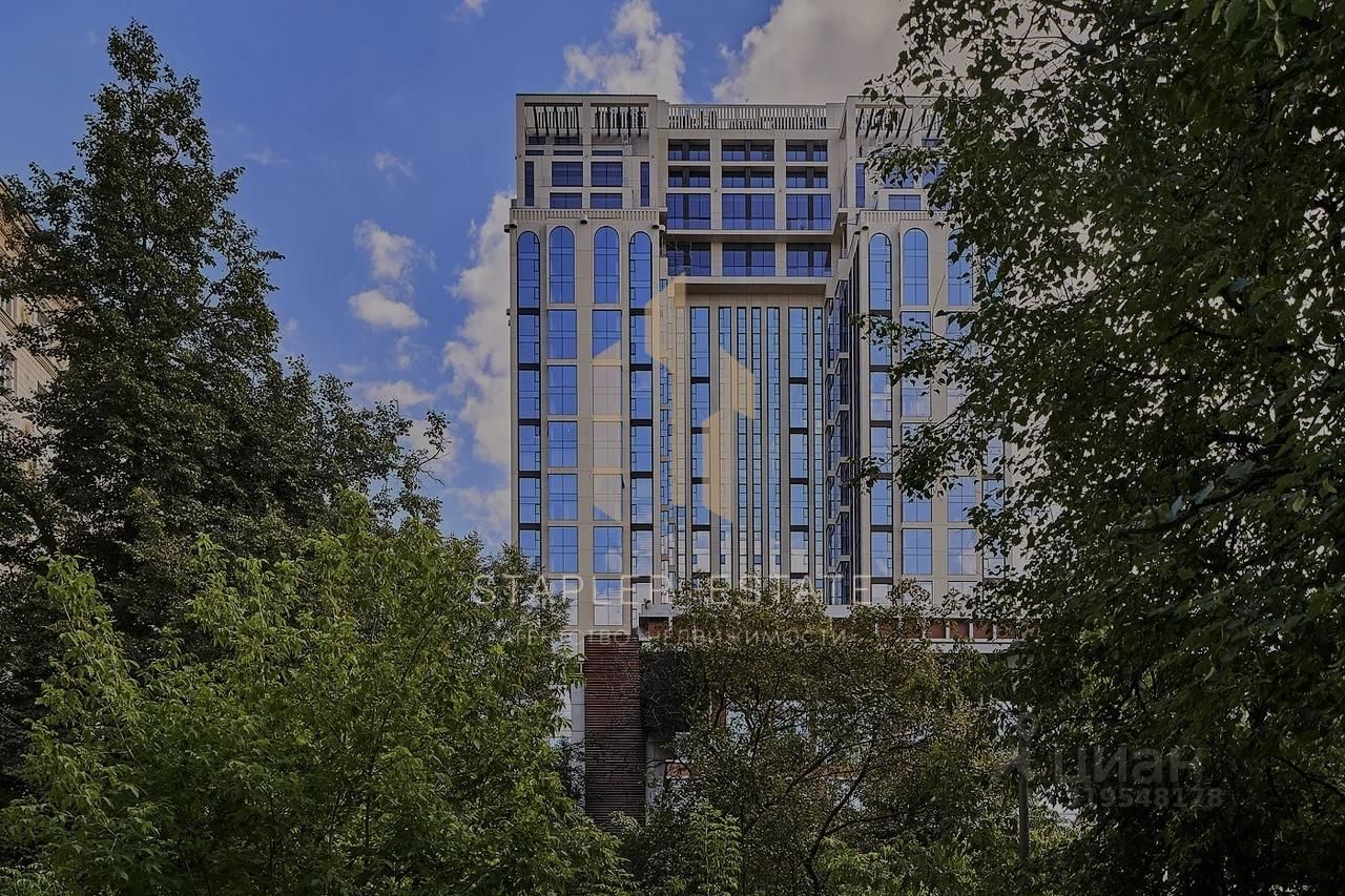 Продажа 2-комн квартиры на вторичном рынке Поклонная улица, 9