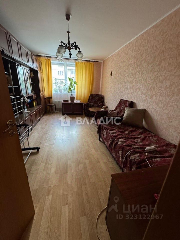 Продажа 3-комн квартиры на вторичном рынке Красное Село, Гатчинское шоссе, 4к3