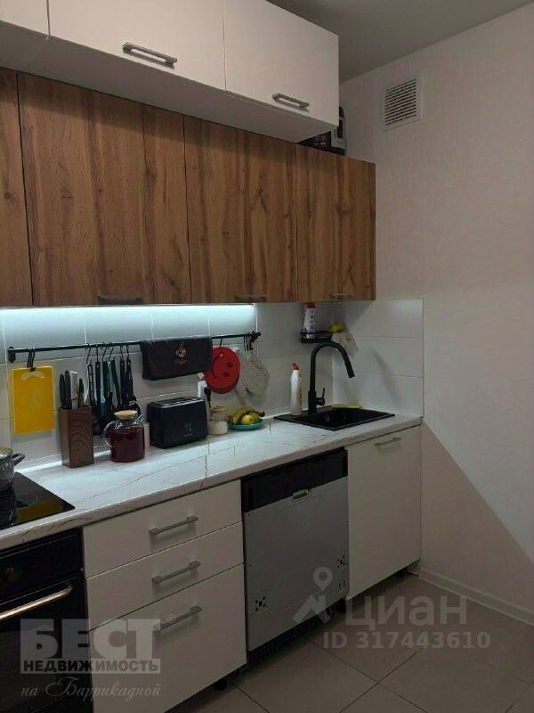 Продажа 3-комн квартиры на вторичном рынке Сиреневый бульвар, 33