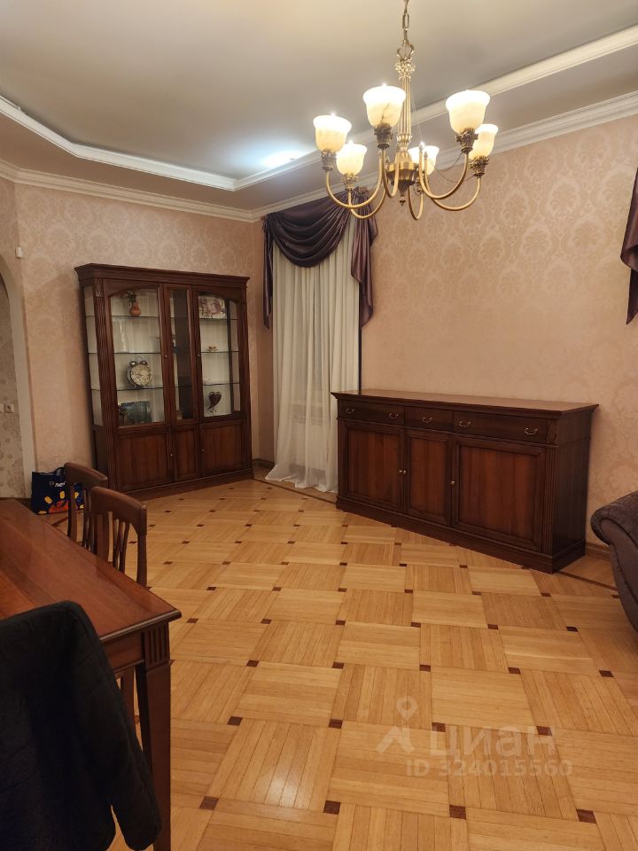 Продажа 3-комн квартиры на вторичном рынке Пушкин, улица Радищева, 2/10