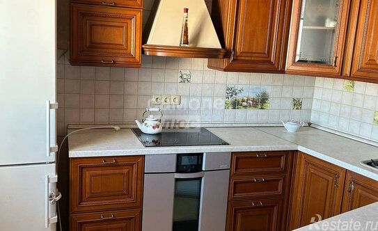 Продажа 2-комн квартиры на вторичном рынке Изюмская улица,  д. 43