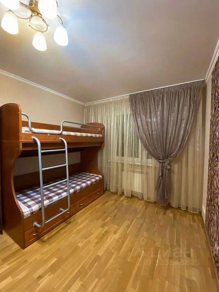 Аренда 3-комн квартиры на вторичном рынке Саратовская улица, 22