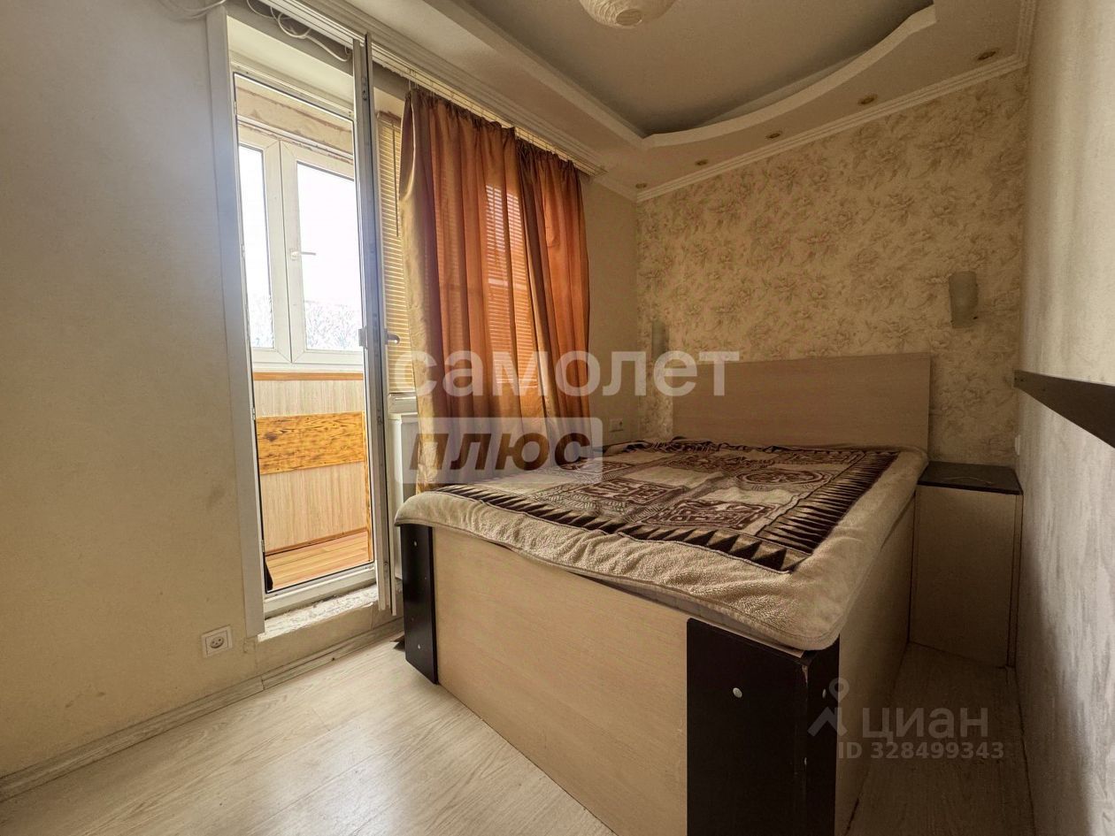 Продажа 1-комн квартиры на вторичном рынке Лобня, улица Жирохова,  д. 2