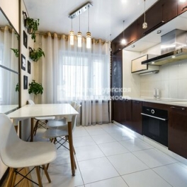 Продажа 3-комн квартиры на вторичном рынке ул Центральная,  д. 8,  к. 1