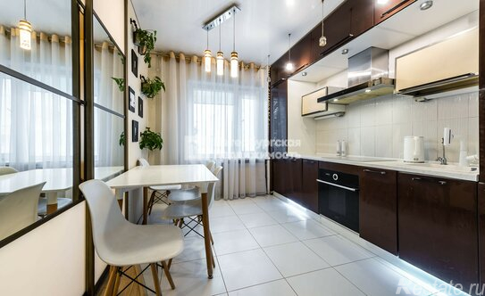 Продажа 3-комн квартиры на вторичном рынке ул Центральная,  д. 8,  к. 1